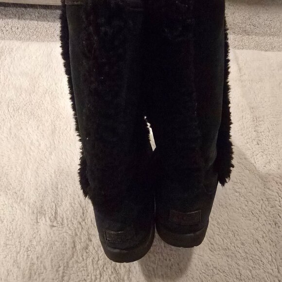 Ugg Sundance Genuine Shearling Waterproof Boot Black - Picture 2 of 3